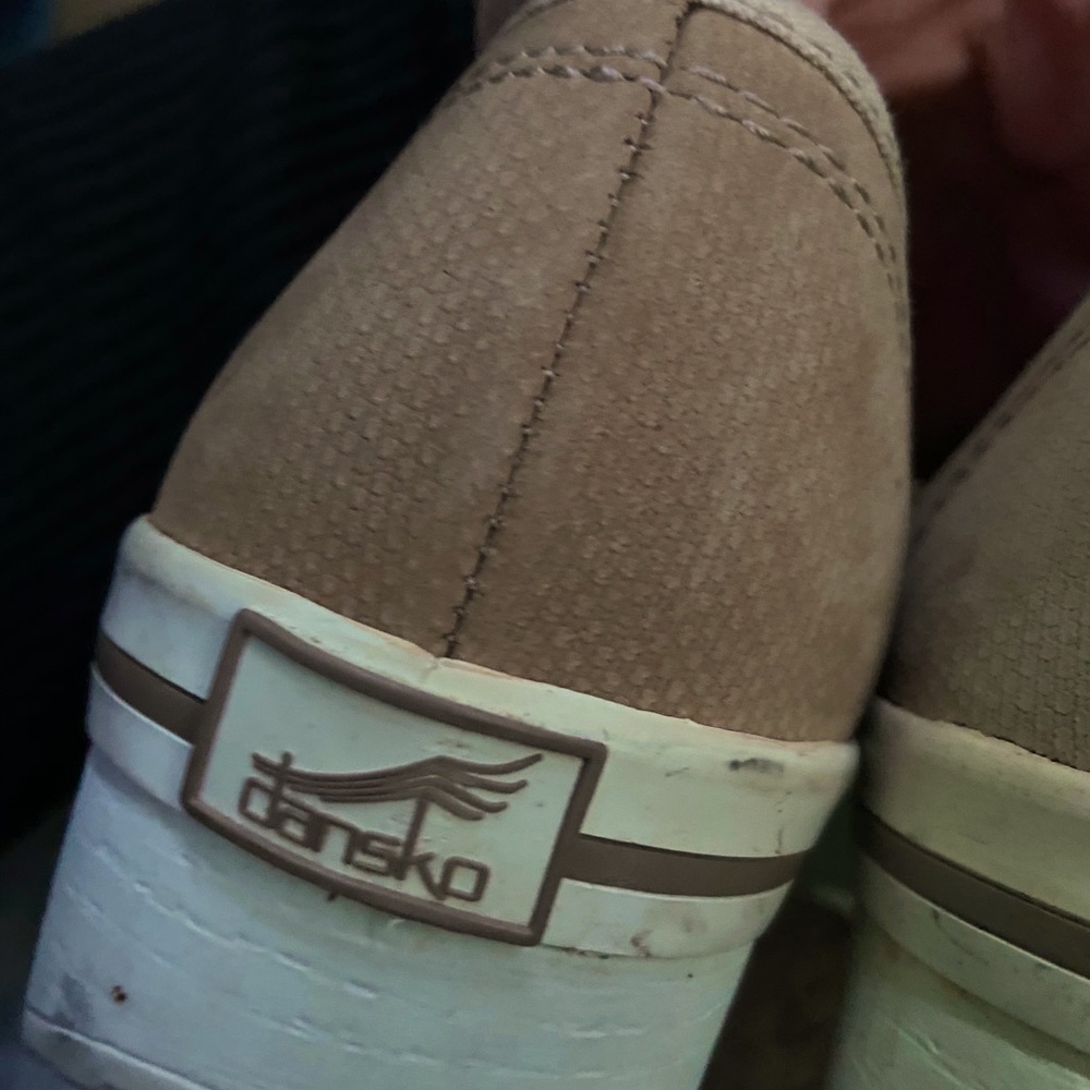 Dansko beige and white casual sueded clog